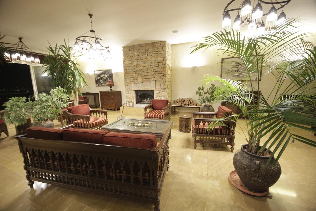 Quartier Suisse Hotel Brummana Bagian luar foto