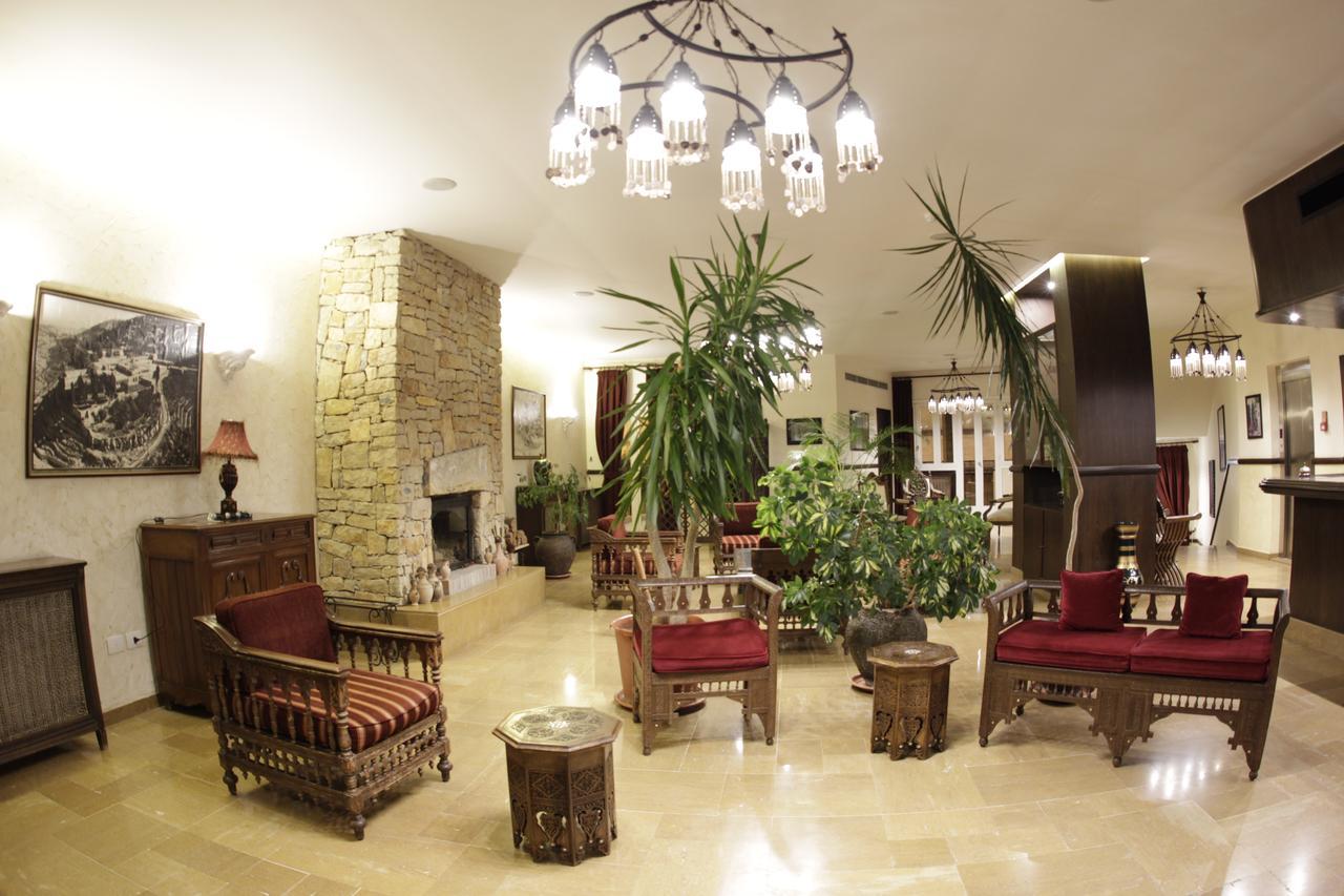 Quartier Suisse Hotel Brummana Bagian luar foto